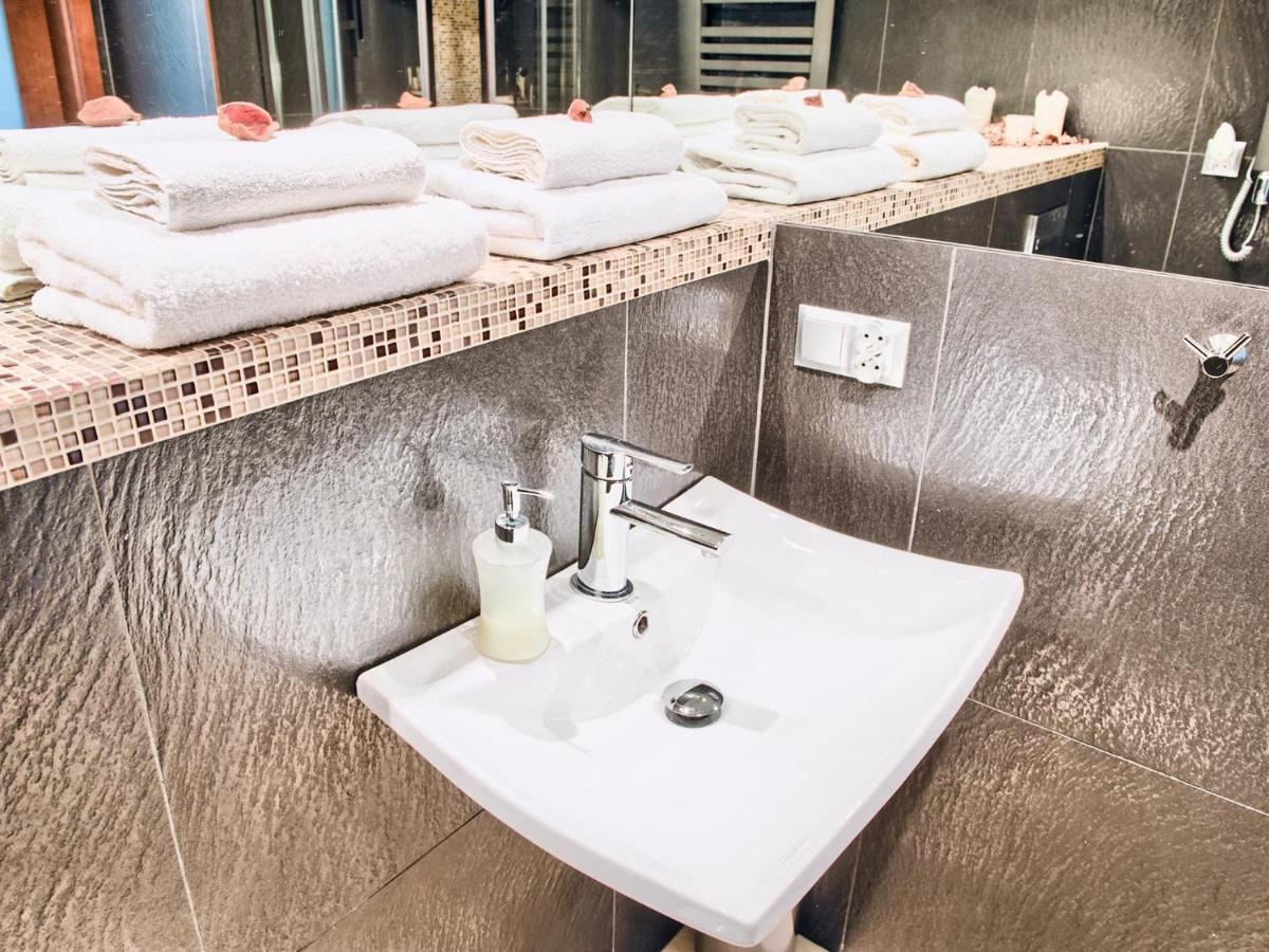 Apartamenty Ktw Debowe Tarasy 卡托维兹 外观 照片